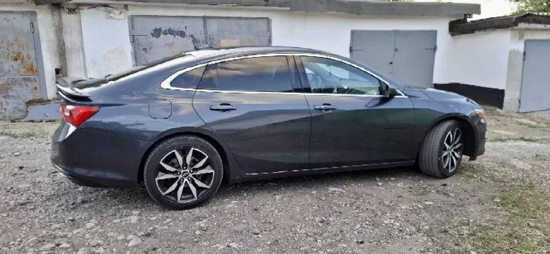 🚗 Chevrolet malibu rs — стиль, комфорт и надёжность!продаётся ухоженный и технически исправный седан бизнес-класса
1G1zg5st5mf067485
— Chevrolet malibu rs 2021 года выпуска. Этот автомобиль сочетает в себе современный дизайн, богатую комплектацию и проверенную надёжность. Отличный выбор для тех, кто ценит комфорт в дальних поездках и хочет выделяться в потоке.
🔧 Технические характеристики:
Двигатель: 1.5t (турбо), 163 л. С. , бензин.
Трансмиссия: бесступенчатая (вариатор) масло свежее.
Пробег: 146 000 км.
Состояние: автомобиль полностью обслужен, вложений не требует.
💎Комплектация и комфорт:
Круиз-контроль для комфортных поездок по трассе. Современная мультимедиа с поддержкой apple carplay и android auto. Электрорегулировка водительского сиденья.
Просторный салон, качественная отделка.
Осмотр макеевка. Продажа от собственника.
Феникс +79493957054💰 цена: 1 800 000 ₽ + торг
📲 Tg: shapik
📞 Звоните: +7(949)3957054 - фотография - 2