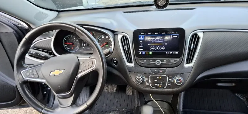 🚗 Chevrolet malibu rs — стиль, комфорт и надёжность!продаётся ухоженный и технически исправный седан бизнес-класса
1G1zg5st5mf067485
— Chevrolet malibu rs 2021 года выпуска. Этот автомобиль сочетает в себе современный дизайн, богатую комплектацию и проверенную надёжность. Отличный выбор для тех, кто ценит комфорт в дальних поездках и хочет выделяться в потоке.
🔧 Технические характеристики:
Двигатель: 1.5t (турбо), 163 л. С. , бензин.
Трансмиссия: бесступенчатая (вариатор) масло свежее.
Пробег: 146 000 км.
Состояние: автомобиль полностью обслужен, вложений не требует.
💎Комплектация и комфорт:
Круиз-контроль для комфортных поездок по трассе. Современная мультимедиа с поддержкой apple carplay и android auto. Электрорегулировка водительского сиденья.
Просторный салон, качественная отделка.
Осмотр макеевка. Продажа от собственника.
Феникс +79493957054💰 цена: 1 800 000 ₽ + торг
📲 Tg: shapik
📞 Звоните: +7(949)3957054 - фотография - 7