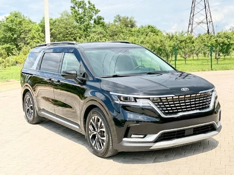 Kia carnival официал дилерский автомобиль❗️ автомобиль премиум класса❗️ 2021г crdi 2,2 автомат автомобиль в максимальной комплектации !!!! автомобиль весь в заводском окрасе!!!! полностью морда затянута брони пленкой все зоны риска + передние двери! без ключевой доступ, старт/стоп, камера 360, парктроники, раздельный климат-контроль, круиз контроль, подогрев и обдув сидений передних и задних, салон кожа капитанские сидения, 7- ми местная, подогрев руля, видеосвязь с салоном, электропривод багажник, два люка, и многое другое…… два комплекта резины, два ключа, сигнализация star/line, с документами полный порядок!!! переоформление в мрэо! диагностическая карта есть!! цена 3.520₽ прошу не путайте с пригнанными авто повторюсь это дилерский автомобиль!!!! ▶️смотреть больше фото◀️ все вопросы по тел: 📞 звоните: +7(949)5722131 - фотография - 1