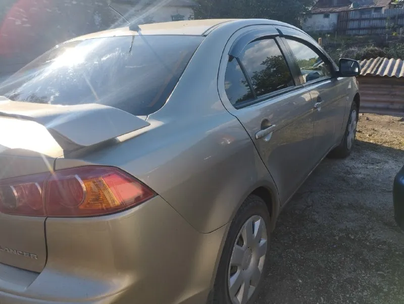 Продам mitsubishi 2008г. авто на отличном ходу. мотор 1.5 без масложера. коробка механика без вопросов. стеклоподъёмники на всех дверях. кондиционер работает отлично ноги мёрзнут. печка жарит. кузов на отлично. рабочая лошадка сел катайся куда угодно. автотека зелень кому надо скину. цена 530₽. возможен обмен с вашей доплатой. макеевка тел+79494003918. под машиной сухо ни капли масла. 📞 звоните: +7(949)4003918 - фотография - 7