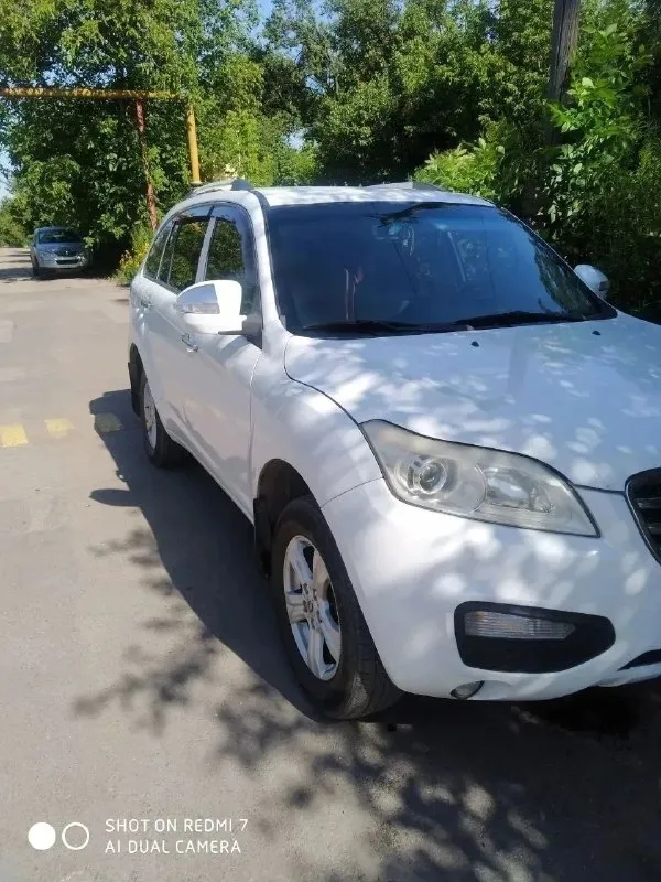 Lifan x60 год:2014 мотор:1.8 коробка:механика новая, новая пробег:200.000 машина в хорошем состояние. мотор откапитален машина не участвовала в дтп. - ходовая перебрана, - печка работает идеально абсолютная все стекла оригинальные, кондиционер,4 стекло подъемника. цена:560.000 (торг у капота) связь: +7 (949) 3586813 📞 звоните: +7(949)3586813 - фотография - 1