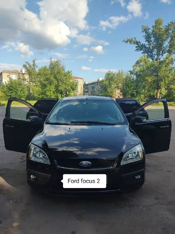 Продам ! ford focus 2 (2006г. ) в хорошем состоянии. пробег:267к(родной) комплектация:ghia объём:1.8мкпп. мотор работает отлично, по коробке не каких нареканий нет. салон в отличном состоянии(магнитола+чехлы новые), есть возрастные нюансы по кузову. по электрике ошибок нет, работает каждая кнопочка, кондиционер только заправил(морозит отлично), гур, абс, обогрев заднего и боковых зеркал,4 стеклоподъёмника, подсветка для ног, обогрев передних сидений и тд. машина в состоянии сел поехал цена:480р, хороший торг реальному покупателю. осмотр:макеевка звоните, пишите +79494124721 📞 звоните: +7(949)4124721 - фотография - 1