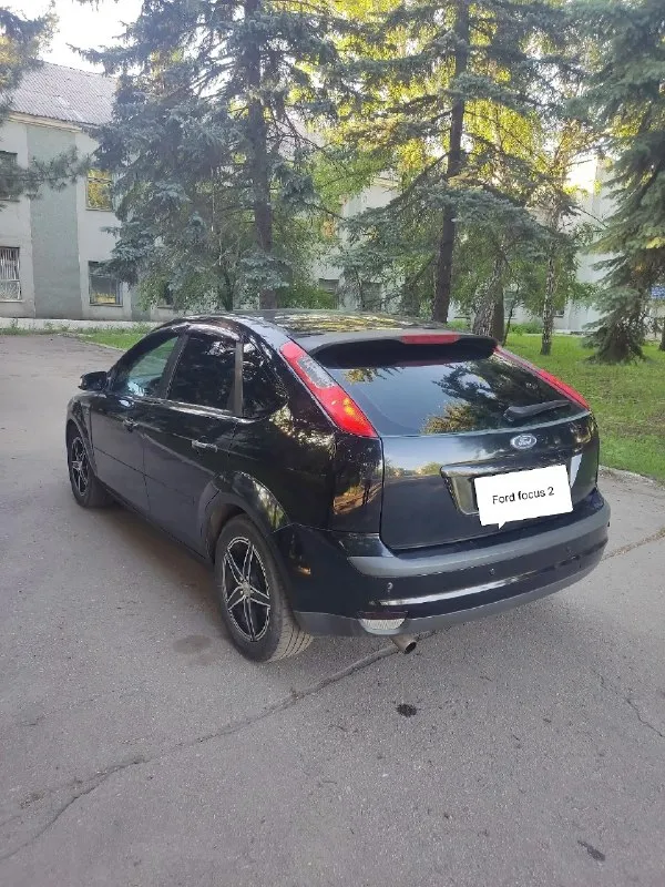 Продам ! ford focus 2 (2006г. ) в хорошем состоянии. пробег:267к(родной) комплектация:ghia объём:1.8мкпп. мотор работает отлично, по коробке не каких нареканий нет. салон в отличном состоянии(магнитола+чехлы новые), есть возрастные нюансы по кузову. по электрике ошибок нет, работает каждая кнопочка, кондиционер только заправил(морозит отлично), гур, абс, обогрев заднего и боковых зеркал,4 стеклоподъёмника, подсветка для ног, обогрев передних сидений и тд. машина в состоянии сел поехал цена:480р, хороший торг реальному покупателю. осмотр:макеевка звоните, пишите +79494124721 📞 звоните: +7(949)4124721 - фотография - 5