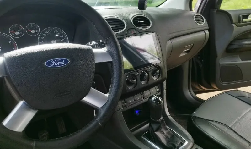 Продам ! ford focus 2 (2006г. ) в хорошем состоянии. пробег:267к(родной) комплектация:ghia объём:1.8мкпп. мотор работает отлично, по коробке не каких нареканий нет. салон в отличном состоянии(магнитола+чехлы новые), есть возрастные нюансы по кузову. по электрике ошибок нет, работает каждая кнопочка, кондиционер только заправил(морозит отлично), гур, абс, обогрев заднего и боковых зеркал,4 стеклоподъёмника, подсветка для ног, обогрев передних сидений и тд. машина в состоянии сел поехал цена:480р, хороший торг реальному покупателю. осмотр:макеевка звоните, пишите +79494124721 📞 звоните: +7(949)4124721 - фотография - 8