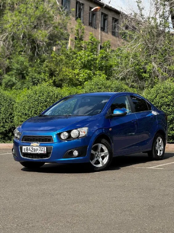 Лучшее предложение в городе! chevrolet aveo t 300,с 100% оригинальным пробегом 196000,коробка автомат. покупался как первый авто в семье в июне 2025. сразу после покупки сделал полное то, поменял передние тормозные диски, колодки, обслужил суппорта, заменил все фильтра и масло в двигателе, масло в гур. куплен новый аккумулятор, обслужен и заправлен кондиционер- морозит отлично, перебран генератор, новая катушка зажигания, свечи поменял 500км назад. грм и масло в коробке заменены, есть заказ-наряд автомат работает идеально, без пинков и рывков двигатель не дымит и масло не ест ходовая в отличном состоянии кузов ровный и красивый, имеет возрастные коцки, без ржавчины и прочего автомобиль в отличном состоянии, вложений не требуется !!! максимальная комплектация, я 3-й владелец, вписан в птс, 2 ключа на руках ! резина свежая зима и лето отдаю с машиной нахожусь в г. донецк, показываю по договоренности ( дружба, мотель и т. д.) +79496648195 620 000р всем добра - фотография - 3