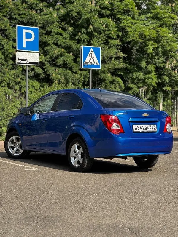 Лучшее предложение в городе! chevrolet aveo t 300,с 100% оригинальным пробегом 196000,коробка автомат. покупался как первый авто в семье в июне 2025. сразу после покупки сделал полное то, поменял передние тормозные диски, колодки, обслужил суппорта, заменил все фильтра и масло в двигателе, масло в гур. куплен новый аккумулятор, обслужен и заправлен кондиционер- морозит отлично, перебран генератор, новая катушка зажигания, свечи поменял 500км назад. грм и масло в коробке заменены, есть заказ-наряд автомат работает идеально, без пинков и рывков двигатель не дымит и масло не ест ходовая в отличном состоянии кузов ровный и красивый, имеет возрастные коцки, без ржавчины и прочего автомобиль в отличном состоянии, вложений не требуется !!! максимальная комплектация, я 3-й владелец, вписан в птс, 2 ключа на руках ! резина свежая зима и лето отдаю с машиной нахожусь в г. донецк, показываю по договоренности ( дружба, мотель и т. д.) +79496648195 620 000р всем добра - фотография - 4