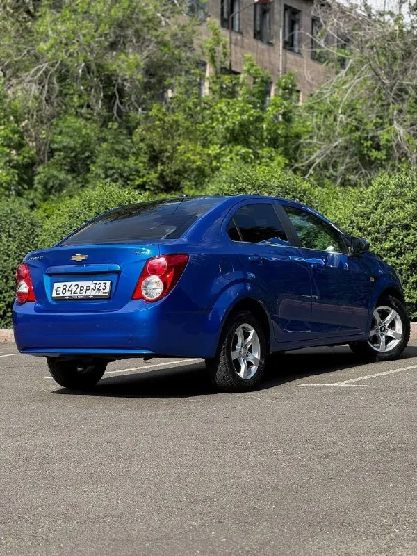 Лучшее предложение в городе! chevrolet aveo t 300,с 100% оригинальным пробегом 196000,коробка автомат. покупался как первый авто в семье в июне 2025. сразу после покупки сделал полное то, поменял передние тормозные диски, колодки, обслужил суппорта, заменил все фильтра и масло в двигателе, масло в гур. куплен новый аккумулятор, обслужен и заправлен кондиционер- морозит отлично, перебран генератор, новая катушка зажигания, свечи поменял 500км назад. грм и масло в коробке заменены, есть заказ-наряд автомат работает идеально, без пинков и рывков двигатель не дымит и масло не ест ходовая в отличном состоянии кузов ровный и красивый, имеет возрастные коцки, без ржавчины и прочего автомобиль в отличном состоянии, вложений не требуется !!! максимальная комплектация, я 3-й владелец, вписан в птс, 2 ключа на руках ! резина свежая зима и лето отдаю с машиной нахожусь в г. донецк, показываю по договоренности ( дружба, мотель и т. д.) +79496648195 620 000р всем добра - фотография - 6