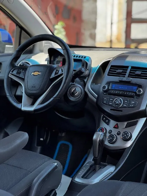 Лучшее предложение в городе! chevrolet aveo t 300,с 100% оригинальным пробегом 196000,коробка автомат. покупался как первый авто в семье в июне 2025. сразу после покупки сделал полное то, поменял передние тормозные диски, колодки, обслужил суппорта, заменил все фильтра и масло в двигателе, масло в гур. куплен новый аккумулятор, обслужен и заправлен кондиционер- морозит отлично, перебран генератор, новая катушка зажигания, свечи поменял 500км назад. грм и масло в коробке заменены, есть заказ-наряд автомат работает идеально, без пинков и рывков двигатель не дымит и масло не ест ходовая в отличном состоянии кузов ровный и красивый, имеет возрастные коцки, без ржавчины и прочего автомобиль в отличном состоянии, вложений не требуется !!! максимальная комплектация, я 3-й владелец, вписан в птс, 2 ключа на руках ! резина свежая зима и лето отдаю с машиной нахожусь в г. донецк, показываю по договоренности ( дружба, мотель и т. д.) +79496648195 620 000р всем добра - фотография - 7