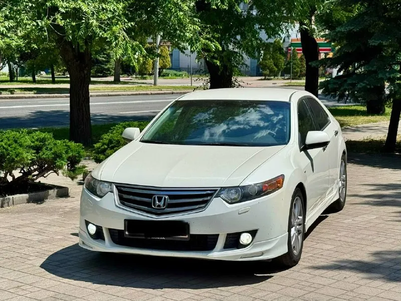 Honda accord types 8 рест 2009 год очень красивый цвет. 2.4 мотор. кожаный салон автомобиль дарит не забываемые эмоции ! проведено то из последнего : новая резина r18 лето ! замена масла оригинал в двс замена задних тормозных дисков замена зад колодки замена жидкости тормозной заменен был термостат новая лямбда пробег автомобиля 164.000км я один хозяин. 1 300 000 руб. за машину не стыдно ! город донецк звоните по номеру : +7949 537 04 17 - фотография - 1