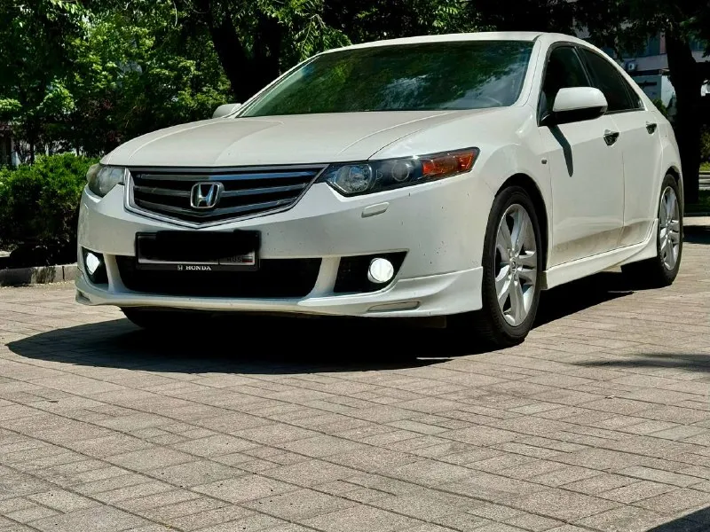 Honda accord types 8 рест 2009 год очень красивый цвет. 2.4 мотор. кожаный салон автомобиль дарит не забываемые эмоции ! проведено то из последнего : новая резина r18 лето ! замена масла оригинал в двс замена задних тормозных дисков замена зад колодки замена жидкости тормозной заменен был термостат новая лямбда пробег автомобиля 164.000км я один хозяин. 1 300 000 руб. за машину не стыдно ! город донецк звоните по номеру : +7949 537 04 17 - фотография - 2