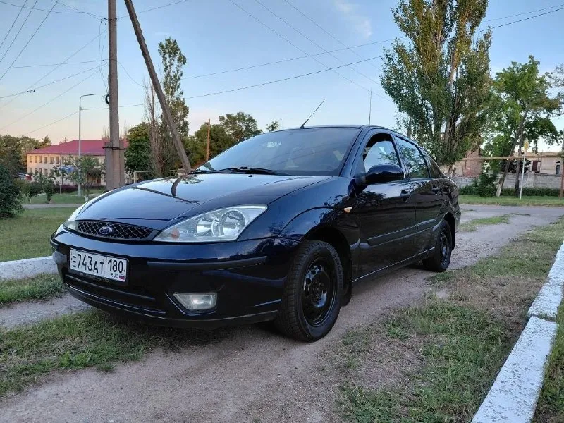 Продам ford focus1 полный бак бензина!!!!!!! год производства 2001 пробег 220000т двигатель1.8l zetec-e efi (115ps) трансмиссия5 speed manual transaxle - b5/ib5 регион европа состояние: кузов в отличном состоянии, без гнили, дыр и ржавчины; новая зимняя резина; хороший акб; кондиционр работает и обслужен в этом году; новый магнитофон; по электрике всё работает. осмотр старобешево 350000т +79495224620 - фотография - 1