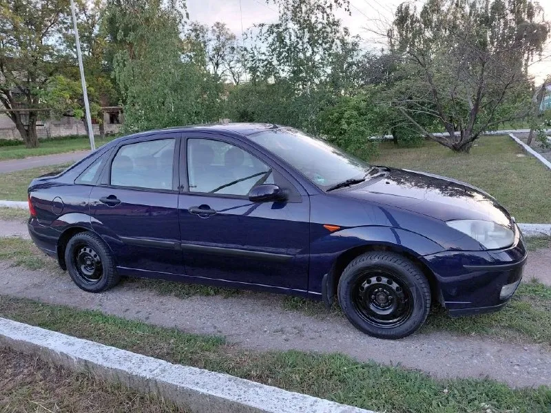 Продам ford focus1 полный бак бензина!!!!!!! год производства 2001 пробег 220000т двигатель1.8l zetec-e efi (115ps) трансмиссия5 speed manual transaxle - b5/ib5 регион европа состояние: кузов в отличном состоянии, без гнили, дыр и ржавчины; новая зимняя резина; хороший акб; кондиционр работает и обслужен в этом году; новый магнитофон; по электрике всё работает. осмотр старобешево 350000т +79495224620 - фотография - 3
