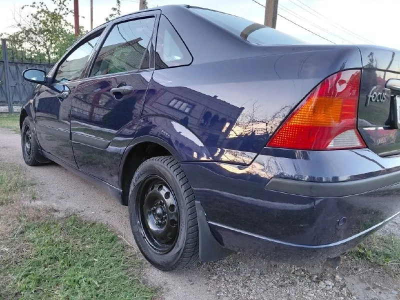 Продам ford focus1 полный бак бензина!!!!!!! год производства 2001 пробег 220000т двигатель1.8l zetec-e efi (115ps) трансмиссия5 speed manual transaxle - b5/ib5 регион европа состояние: кузов в отличном состоянии, без гнили, дыр и ржавчины; новая зимняя резина; хороший акб; кондиционр работает и обслужен в этом году; новый магнитофон; по электрике всё работает. осмотр старобешево 350000т +79495224620 - фотография - 5