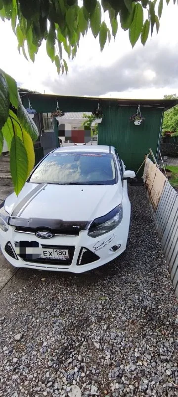 Продам ford focus 3, 2012г в отличном состоянии. двигатель 2.0 150л. с, автомат пробег 184000км отличное состояние, владелец по птс машина обслуживается исключительно на сто, все расходники менялись всегда заранее, не каких вложений не требуется. сигнализация с автозапуском, подогрев стёкол и сидений, резина стоит лето новая, зима проехала 2т км, новая. цена 950т осмотр в донецке+7 949 4772825 - фотография - 2