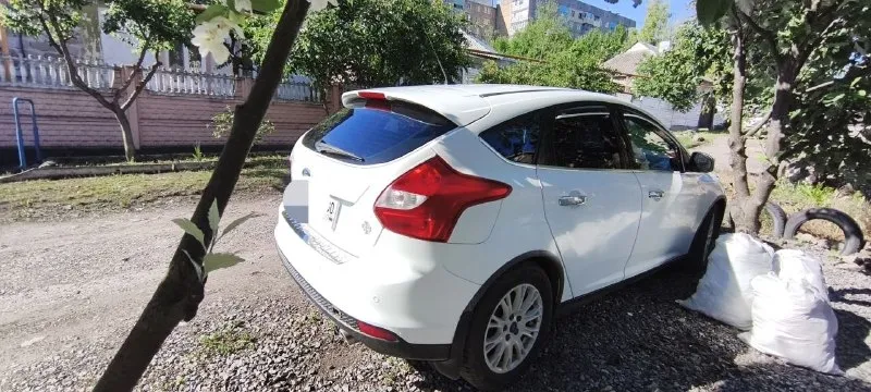Продам ford focus 3, 2012г в отличном состоянии. двигатель 2.0 150л. с, автомат пробег 184000км отличное состояние, владелец по птс машина обслуживается исключительно на сто, все расходники менялись всегда заранее, не каких вложений не требуется. сигнализация с автозапуском, подогрев стёкол и сидений, резина стоит лето новая, зима проехала 2т км, новая. цена 950т осмотр в донецке+7 949 4772825 - фотография - 4