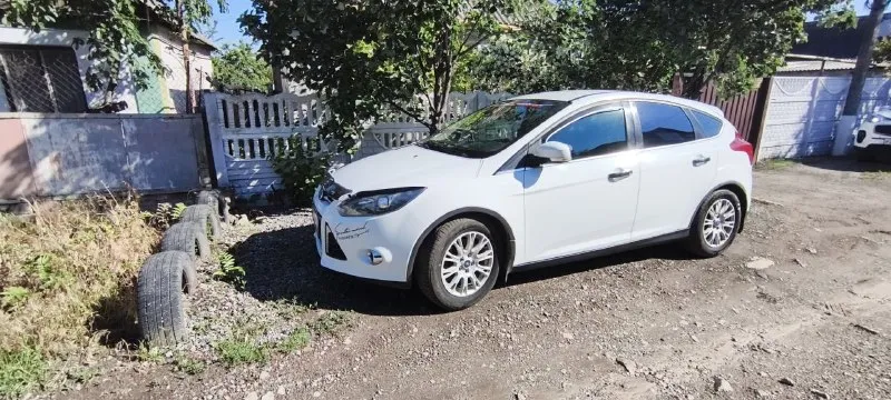 Продам ford focus 3, 2012г в отличном состоянии. двигатель 2.0 150л. с, автомат пробег 184000км отличное состояние, владелец по птс машина обслуживается исключительно на сто, все расходники менялись всегда заранее, не каких вложений не требуется. сигнализация с автозапуском, подогрев стёкол и сидений, резина стоит лето новая, зима проехала 2т км, новая. цена 950т осмотр в донецке+7 949 4772825 - фотография - 7