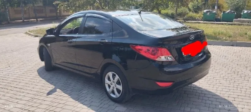 Hyundai solaris 2012г 1,6 механика 186т км. авто в отличном состоянии. 4стеклоподъёмника, электро зеркала, обогрев зеркал, сидений и лобового стекла. технически состояние хорошее без нюансов. полностью обслужен, новый грм, рабочий кондиционер. прозрачная история, зелёная автотека, в заводском окрасе без дтп, сигнализация, магнитола, камера заднего вида. автомобиль полностью обслужен. сел и поехал. я хозяин. переоформление в любом виде. 780000 руб. торг. автомобиль находится в донецке. +79493409187 алексей 📞 звоните: +7(949)3409187 - фотография - 8