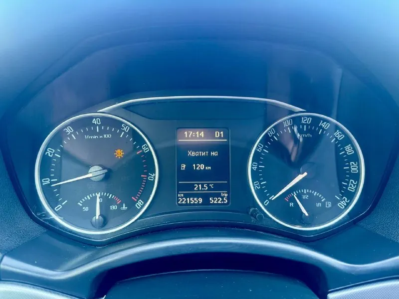🇨🇿 skoda octavia a5 💰цена: 900 000р 🏢город: мариуполь 📅год выпуска: 2010 🧾пробег: 211 559км. ⚙️двигатель: 1.6 ⛽топливо: бензин ⚙️кпп: автомат 📞 телефон: +7-949-551-91-52 +7-949-727-41-51 +7-989-263-55-56 💾 описание: продам легенду донба. .. кузов лифтбек ✅ ни намёка на коррозию ✅ отличное состояние как внешне, так и технически ✅ отличная комплектация: двух зонный климат-контроль, кожаный руль, линзы, подогрев передних сидений, электро-зеркала с подогревом, все электро стёкла, abs, airbag, бортовой компьютер, гидроусилитель руля, регулировка сидений водителя и пассажира по высоте, красивые литые диски audi, android магнитола с камерой заднего вида улица шевченко 2️⃣6️⃣9️⃣ ➕автомобиль с пройденным техническим осмотром и готов к переоформлению. 🏦 возможна продажа в кредит по двум документам. - фотография - 10