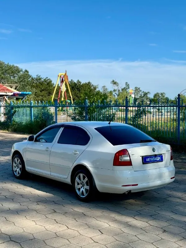 🇨🇿 skoda octavia a5 💰цена: 900 000р 🏢город: мариуполь 📅год выпуска: 2010 🧾пробег: 211 559км. ⚙️двигатель: 1.6 ⛽топливо: бензин ⚙️кпп: автомат 📞 телефон: +7-949-551-91-52 +7-949-727-41-51 +7-989-263-55-56 💾 описание: продам легенду донба. .. кузов лифтбек ✅ ни намёка на коррозию ✅ отличное состояние как внешне, так и технически ✅ отличная комплектация: двух зонный климат-контроль, кожаный руль, линзы, подогрев передних сидений, электро-зеркала с подогревом, все электро стёкла, abs, airbag, бортовой компьютер, гидроусилитель руля, регулировка сидений водителя и пассажира по высоте, красивые литые диски audi, android магнитола с камерой заднего вида улица шевченко 2️⃣6️⃣9️⃣ ➕автомобиль с пройденным техническим осмотром и готов к переоформлению. 🏦 возможна продажа в кредит по двум документам. - фотография - 4
