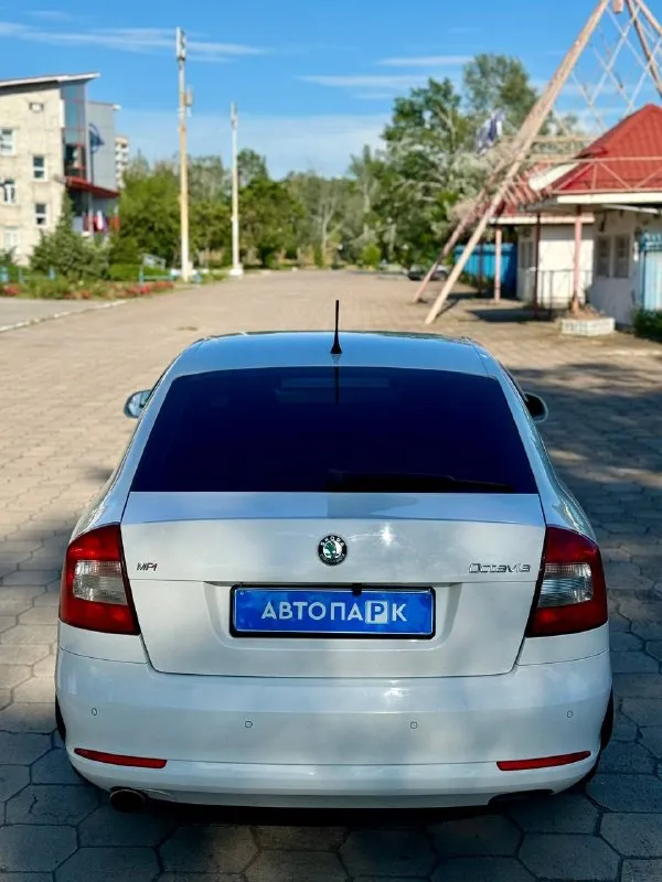 🇨🇿 skoda octavia a5 💰цена: 900 000р 🏢город: мариуполь 📅год выпуска: 2010 🧾пробег: 211 559км. ⚙️двигатель: 1.6 ⛽топливо: бензин ⚙️кпп: автомат 📞 телефон: +7-949-551-91-52 +7-949-727-41-51 +7-989-263-55-56 💾 описание: продам легенду донба. .. кузов лифтбек ✅ ни намёка на коррозию ✅ отличное состояние как внешне, так и технически ✅ отличная комплектация: двух зонный климат-контроль, кожаный руль, линзы, подогрев передних сидений, электро-зеркала с подогревом, все электро стёкла, abs, airbag, бортовой компьютер, гидроусилитель руля, регулировка сидений водителя и пассажира по высоте, красивые литые диски audi, android магнитола с камерой заднего вида улица шевченко 2️⃣6️⃣9️⃣ ➕автомобиль с пройденным техническим осмотром и готов к переоформлению. 🏦 возможна продажа в кредит по двум документам. - фотография - 5