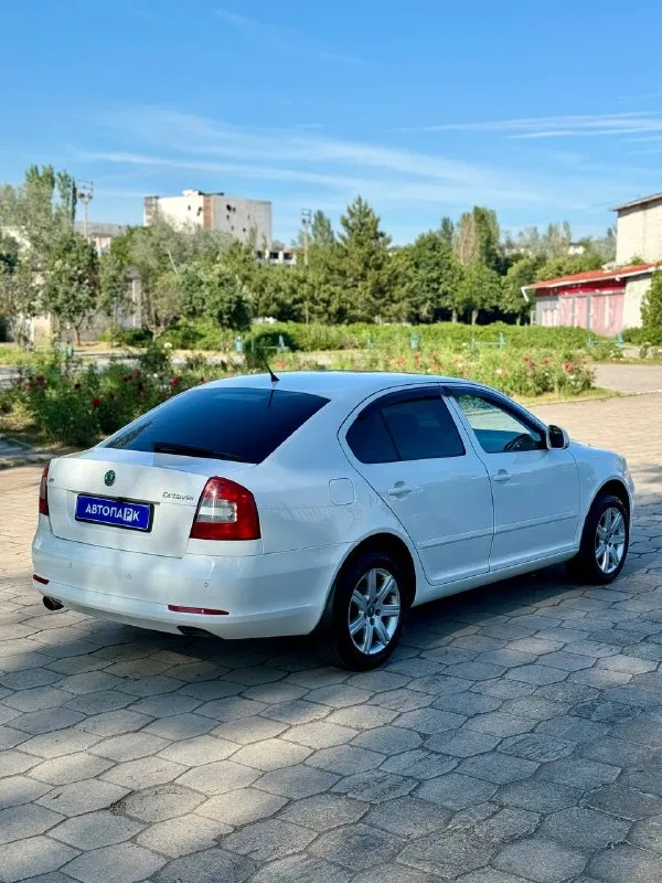 🇨🇿 skoda octavia a5 💰цена: 900 000р 🏢город: мариуполь 📅год выпуска: 2010 🧾пробег: 211 559км. ⚙️двигатель: 1.6 ⛽топливо: бензин ⚙️кпп: автомат 📞 телефон: +7-949-551-91-52 +7-949-727-41-51 +7-989-263-55-56 💾 описание: продам легенду донба. .. кузов лифтбек ✅ ни намёка на коррозию ✅ отличное состояние как внешне, так и технически ✅ отличная комплектация: двух зонный климат-контроль, кожаный руль, линзы, подогрев передних сидений, электро-зеркала с подогревом, все электро стёкла, abs, airbag, бортовой компьютер, гидроусилитель руля, регулировка сидений водителя и пассажира по высоте, красивые литые диски audi, android магнитола с камерой заднего вида улица шевченко 2️⃣6️⃣9️⃣ ➕автомобиль с пройденным техническим осмотром и готов к переоформлению. 🏦 возможна продажа в кредит по двум документам. - фотография - 6