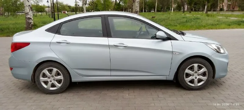 Автомобиль: hyundai accent год выпуска: 2012 пробег: 34000 км. объём: 1.4 мт бензин цена: 925 тыс. ₽ телефон: +79493819404 двигатель цепной, экономичный. кпп механика, подвеска работает на 5+ комплектация: - гур - абс - эсп передние - кондиционер - регулировка фар - бортовой компьютер - подогрев заднего стекла автомобиль в донецке. 📞 звоните: +7(949)3819404 - фотография - 3