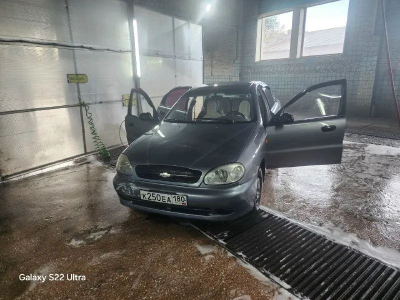Продам chevrolet ланос 1.5,газ/бензин, проб 275000 есть только гур, по кузову косяки, технически полностью исправен довезет хоть до луны, ходовая передня практически новая, ремень, помпу заменили 3тыс назад, все светиться моргает, цена 170тыс торг тел:79495596578 снежное 📞 звоните: +7(949)5596578 - фотография - 2