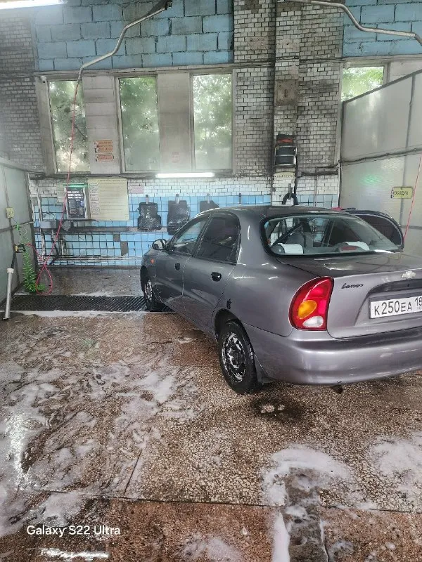 Продам chevrolet ланос 1.5,газ/бензин, проб 275000 есть только гур, по кузову косяки, технически полностью исправен довезет хоть до луны, ходовая передня практически новая, ремень, помпу заменили 3тыс назад, все светиться моргает, цена 170тыс торг тел:79495596578 снежное 📞 звоните: +7(949)5596578 - фотография - 5