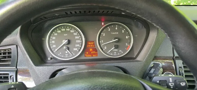 Продам bmw х5 е70 3.0 бензин на 306 л. с 2011г рестайлинг комплектация:чёрный салон, электро зеркала, электро багажник, электро руль, подогрев руля и все сиденья, панорама, проекция на лобовое салон ухоженный два комплекта резины зима, лето два ключа любые проверки на сто за ваш счёт приветствуются кто приедет смотреть авто будет сам удивлён машина в очень хорошем состоянии цена 2🍋 торг будет возле капота. номер для связи +79497548410 на этом номере и телеграмм. +7 989 725-87-92 макс донецк, макеевка 📞 звоните: +7(949)7548410 - фотография - 7