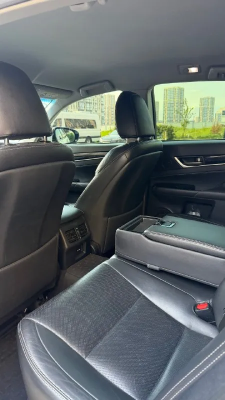 Lexus gs 350 • awd 3.5 бензин • акпп год: 2014 пробег: 175 000 км родной не крученный, любые проверки ✅надёжный, комфортный и динамичный lexus gs 350 на полном приводе в отличном техническом и визуальном состоянии. родной пробег, полностью обслуженный и ухоженный экземпляр! ✅преимущества: • все стекла включая лобовое — заводские! • два ключа • двигатель и коробка работают идеально: — коробка переключает мягко — масло не расходует • подвеска мягкая и собранная — без стуков и скрипов • родной салон в отличном состоянии — ничего не перешивалось и не красилось • автомобиль после полного то • два комплекта колес ✅хорошая комплектация: • электропривод сидений, память сидений, подкачки, вентиляция и подогрев • электропривод и подогрев руля • подрулевые лепестки • парктроники по кругу + камера заднего вида • широкий мультимедийный дисплей • контурная подсветка салона • круиз-контроль, разные режимы езды • датчики света и дождя 📌 собственник! 💰цена: 2.070.000₽ ☎️ +79064307686 макеевка - фотография - 10