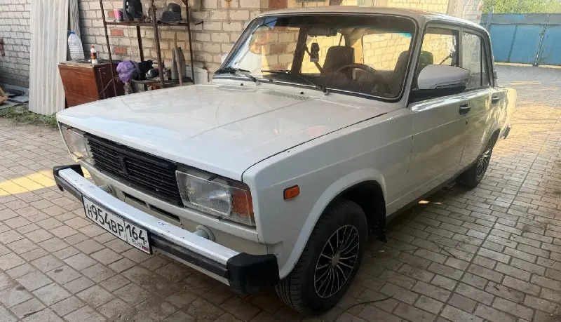 Продам ваз 2105 в отличном состоянии ✅музыка ✅сигнализация ✅камера из нового ✅резина на литье ✅дверные карты ✅радиатор ✅бензонасос ✅гранта зеркала с повторителем ✅предпусковой подогреватель двигателя ✅ева ковры ✅пневмогудок ✅багажник с кнопки ✅электрозажигание мотор после кап ремонта 5ти ступка салон ухоженный бортовой компьютер выход usb сотовый +79495377948 макс +79498559584 тг +79921590912 цена 125т р - фотография - 1
