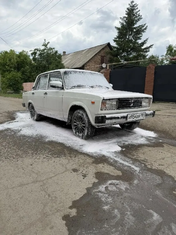 Продам ваз 2105 в отличном состоянии ✅музыка ✅сигнализация ✅камера из нового ✅резина на литье ✅дверные карты ✅радиатор ✅бензонасос ✅гранта зеркала с повторителем ✅предпусковой подогреватель двигателя ✅ева ковры ✅пневмогудок ✅багажник с кнопки ✅электрозажигание мотор после кап ремонта 5ти ступка салон ухоженный бортовой компьютер выход usb сотовый +79495377948 макс +79498559584 тг +79921590912 цена 125т р - фотография - 3