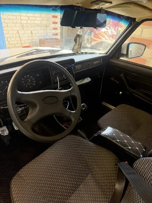 Продам ваз 2105 в отличном состоянии ✅музыка ✅сигнализация ✅камера из нового ✅резина на литье ✅дверные карты ✅радиатор ✅бензонасос ✅гранта зеркала с повторителем ✅предпусковой подогреватель двигателя ✅ева ковры ✅пневмогудок ✅багажник с кнопки ✅электрозажигание мотор после кап ремонта 5ти ступка салон ухоженный бортовой компьютер выход usb сотовый +79495377948 макс +79498559584 тг +79921590912 цена 125т р - фотография - 5