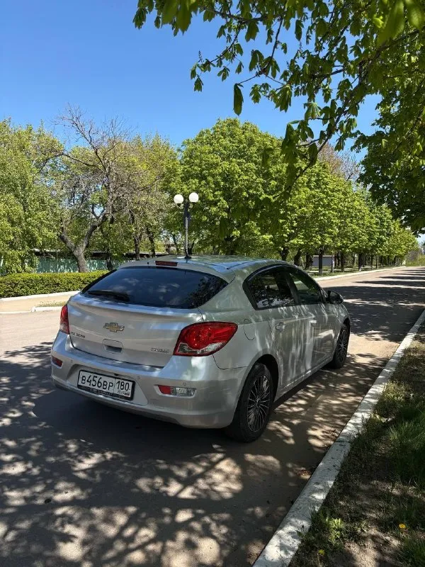 Продам chevrolet cruze 2013г.
Двигатель : 1.8 бензин
Коробка : акпп
Автомобиль ежедневно эксплуатируется, все то вовремя, поменяно : 2 подушки двигателя, новый аккумулятор, на 220.000 поменян комплект грм, сальник коленвала. Так же сальник распредвала, обслужен генератор, радиатор и патрубки, прокладка клапанной крышки. Все подтверждающие документы есть.
Пробег реальный : 249.000 км.
По комплектации : 4 эл. Стеклоподъемника, эл. Регулировка зеркал, кондиционер, монитор, мульти-руль. 2 комплекта резины. Камера заднего вида. Bluetooth, aux, esp, abs.
Есть возрастные царапки по кузову, и прилетел скол пошла трещина по лобовому, на это изначально торг.
Неплохие номера в подарок !
Цена : 870.000 хороший торг.
Осмотр : г. Макеевка
Телефон : +79498170777 - фотография - 4