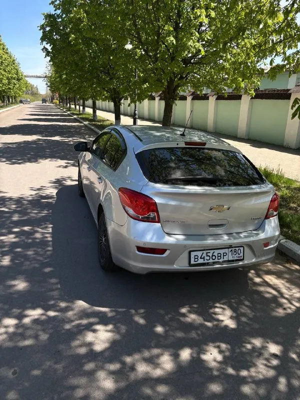 Продам chevrolet cruze 2013г.
Двигатель : 1.8 бензин
Коробка : акпп
Автомобиль ежедневно эксплуатируется, все то вовремя, поменяно : 2 подушки двигателя, новый аккумулятор, на 220.000 поменян комплект грм, сальник коленвала. Так же сальник распредвала, обслужен генератор, радиатор и патрубки, прокладка клапанной крышки. Все подтверждающие документы есть.
Пробег реальный : 249.000 км.
По комплектации : 4 эл. Стеклоподъемника, эл. Регулировка зеркал, кондиционер, монитор, мульти-руль. 2 комплекта резины. Камера заднего вида. Bluetooth, aux, esp, abs.
Есть возрастные царапки по кузову, и прилетел скол пошла трещина по лобовому, на это изначально торг.
Неплохие номера в подарок !
Цена : 870.000 хороший торг.
Осмотр : г. Макеевка
Телефон : +79498170777 - фотография - 5