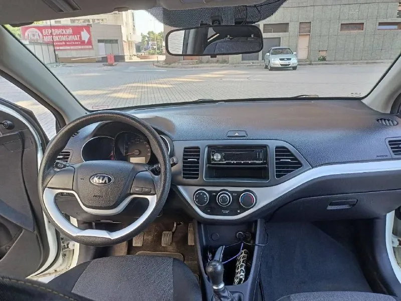 Kia picanto
Год: 2015 (пригнана в 2020 г. )
Тип кпп: 1.0 мкпп
Пробег: 106000 км
Дополнительная информация: продам kia picanto. Пригнана в 2020 г. Из германии. Я собственник. Автомобиль в отличном техническом состоянии, масло не расходует, расход топлива небольшой, полностью обслужена. Пробег родной. Обработана. Новая зимняя резина. Кондиционер работает, сигнализация, цз, бк, магнитола с bluetooth. Цена 750тыс. Руб.
Торг у капота. Все вопросы по +79497044382
📞 Звоните: +7(949)7044382 - фотография - 7