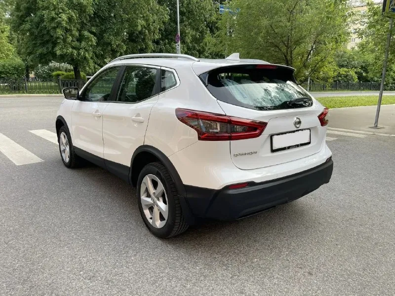 Nissan qashqai 2019г цена 1.600.000 торг 2.0i (147 л. с.) автоматическая привод fwd пробег 83 тыс один хозяин автомобиль куплен и обслуживается у официального дилера☝️ хорошая комплектация ✅полноцветный дисплей ✅салон кожа ✅круиз контроль ✅apple carplay ✅светодиодные фары ✅рейлинги на крыше ✅подогрев руля ✅подогрев сидений ✅2х зонный климат ✅датчики дождя и света ✅колеса r17 ✅электропривод зеркал ✅парктроники, камера заднего вида ✅мультируль ✅hands free, bluetooth ✅ 2 ключа ✅колёса зима и лето🎁 осмотр донецк тел: +79498239926 телеграмм макс +79161999908 📞 звоните: +7(949)8239926 - фотография - 2