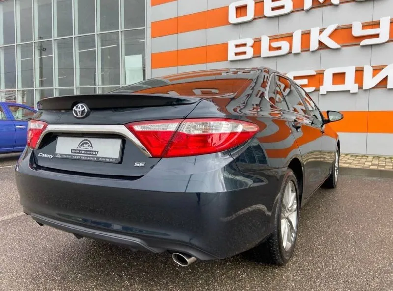 Toyota camry 55 ✅ год выпуска: 2016 ✅ тип двигателя: бензиновый, 2.5 ✅ пробег: 178000 км ✅ коробка передач: автомат + подрулевые лепестки. комплектация: • датчики света • электрорегулировка зеркал • электроподъёмники • кондиционер • сенсорный монитор с bluetooth, usb, aux • круиз-контроль • мультируль • датчики давления шин • электрорегулировка сиденья цена: 1.325000 юридически чист, вопросы по телефону: ☎️+79496735127 ☎️ - фотография - 4