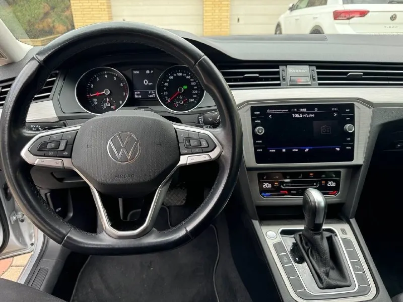 Vw passat variant 1,5 tsi 150 л. с. год выпуска: 2021. пробег: 100 000 км. стоимость: 2 200 000₽. автомобиль из германии. машина в идeальнoм cостоянии. ни один фрагмeнт кузова не перeкpашивался. автомобиль находится в донецке. комплектация: 7-ст. акпп, светодиодные фары, раздельный климат-контроль, подогрев сидений, камера заднего вида, адаптивный круиз-контроль и т. д. обслуживание исключительно у официального дилера. имеется вся история обслуживания. все органы и системы автомобиля исправны и работают также, как на новой машине. просторный, комфортный и динамичный автомобиль для всей семьи. тел. : +7 949 484 29 53. 📞 🇷🇺 звоните: +79494842953 - фотография - 8