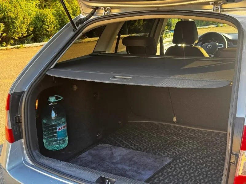 Skoda октавия 2017год. двигатель 1,6mpi. коробка автомат aisin. два ключа, два комплекта шин в отличном состоянии, сервисная книжка, история обслуживания. поменяны тормозные диски и колодки в круг. диагностическая карта имеется. очень надёжный и ухоженный автомобиль. цена 1.440.000, торг приветствуется, возможна покупка в кредит. осмотр макеевка скиф. +79858725185 +79490898837 📞 звоните: +7(949)0898837 - фотография - 6