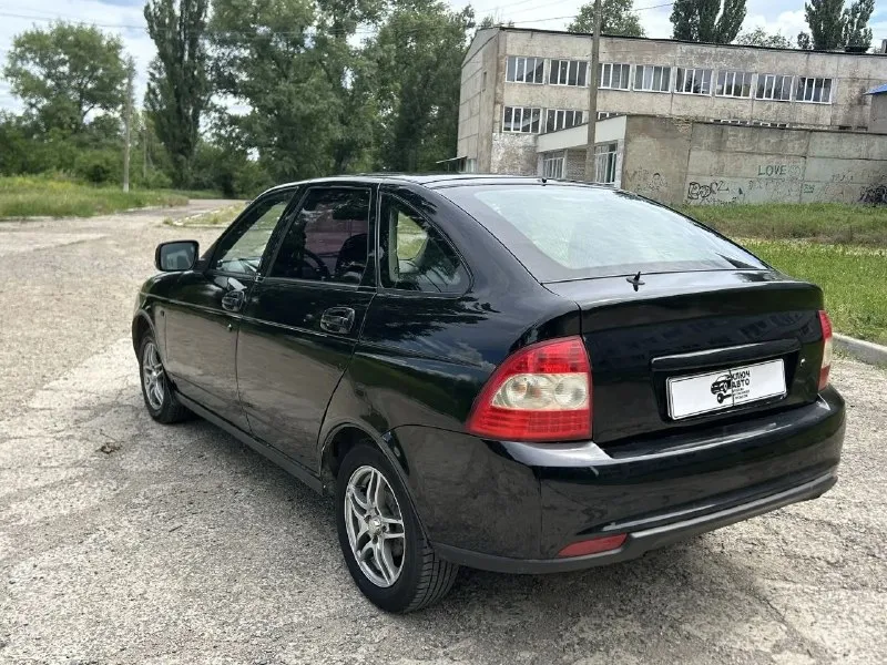 🚘 продам автомобиль ваз приора 21703 ▶️ год выпуска: 2009 г. в. ▶️ объём двигателя: 1.6 л, 126 мотор 16 клапанный поршня с выборкой. ℹ️ описание: автомобиль в очень хорошем состоянии. двигатель и ходовая после ремонта, кпп на отлично. чистый и ухоженный салон! совершенно новая летняя резина, хорошие красивые диски. ✔️ комплектация норма: - есп 2 шт - гур - подогревы зеркал - регулировка зеркал ❗️ автомобиль в дтп не участвовал, все остекление родное! 📸 предоставляю видео обзор автомобиля по требованию! 🏛 юридически автомобиль чист, никаких штрафов и запретов! 💰 цена: 300.000 рублей, торг уместен! 🏢 осмотр: г. амвросиевка. по договору могу приехать к вам. ☎️ телефоны для связи: +79493391770 +79490789890 все соц сети 👆 привязаны к номерам телефона! - фотография - 3