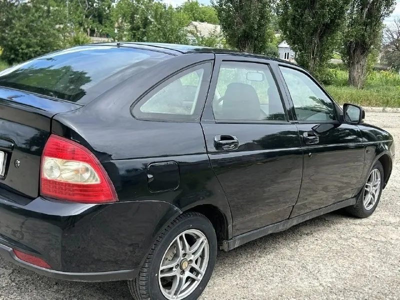 🚘 продам автомобиль ваз приора 21703 ▶️ год выпуска: 2009 г. в. ▶️ объём двигателя: 1.6 л, 126 мотор 16 клапанный поршня с выборкой. ℹ️ описание: автомобиль в очень хорошем состоянии. двигатель и ходовая после ремонта, кпп на отлично. чистый и ухоженный салон! совершенно новая летняя резина, хорошие красивые диски. ✔️ комплектация норма: - есп 2 шт - гур - подогревы зеркал - регулировка зеркал ❗️ автомобиль в дтп не участвовал, все остекление родное! 📸 предоставляю видео обзор автомобиля по требованию! 🏛 юридически автомобиль чист, никаких штрафов и запретов! 💰 цена: 300.000 рублей, торг уместен! 🏢 осмотр: г. амвросиевка. по договору могу приехать к вам. ☎️ телефоны для связи: +79493391770 +79490789890 все соц сети 👆 привязаны к номерам телефона! - фотография - 5