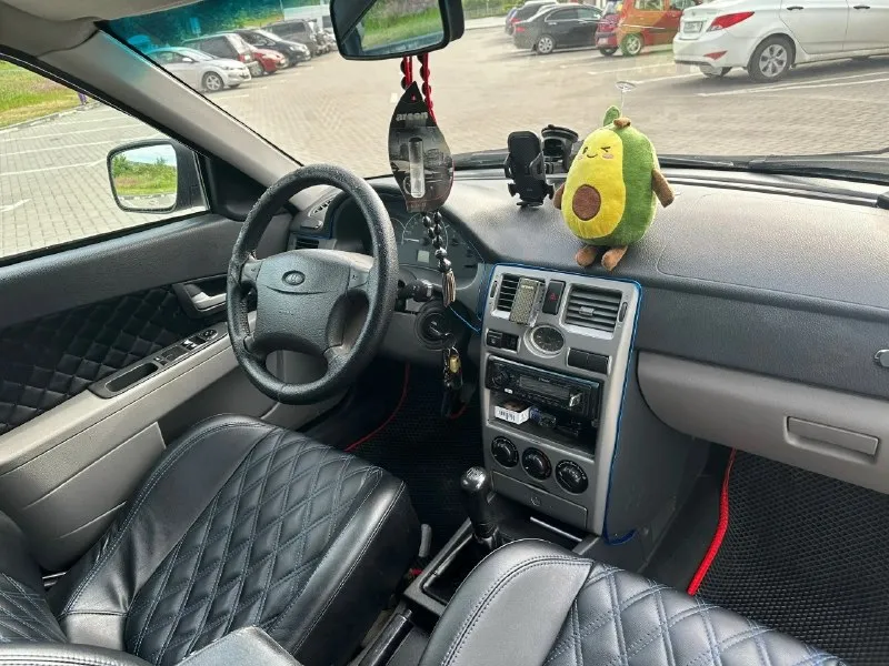 Продам ваз priora 2008 года ✅ я хозяин автомобиля ✅авто в очень хорошем состоянии, ✅дно, пороги, стаканы, лонжероны, все целое, внешне выглядит так как на фото, ✅по технике все чётко, двигатель работает отлично, не дымит не троит, масло не ест, едет бодро. ✅по электрике все работает, эур, 2 эсп, сигнализация, центральный замок, хорошая музыка, салон приятный ухоженный! ✅по документам все чисто, штрафов запретов нет, на учет встанет без проблем! ✅комплект зимней резины! ✅цена 370 тыс. ✅вопросы по телефону +79494034199 осмотр донецк/макеевка 📞 звоните: +7(949)4034199 - фотография - 6