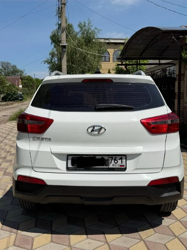 Hyundai creta 2016 - 2017 года. пробег 86000 км, родной не смотан. двигатель 1.6, коробка автомат. 2 собственника за всё время эксплуатации без дтп в родном окрасе. готов на любые проверки. стёкла все завод включая лобовое. , камера заднего вида, хорошая магнитола. резина лето новая, не прошла и двух тысяч км. авто обслуживалось по регламенту, все жидкости заменены включая масла и фильтра. автотека зеленая. цена: 1 мл 700 тысяч рублей +7. 📞 звоните: +7(949)5205972 - фотография - 4