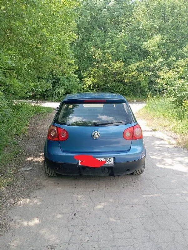 🚘 марка и модель: 5 📏 пробег: 266 тыс. 📆 год: 2004 📝 кпп: ⚙️ описание: продам golf 5. мотор 1.6. механика. собственник. на ходу в хорошем состоянии. едит тихо, ничего не стучит, не гремит. климат, музыка, 2 ключа, аккум новый. резина отличная + зимняя на отдельных штампах. 💰 цена: 490т. торг 🌍 город: 📞 телефон: +79495200915 - фотография - 2