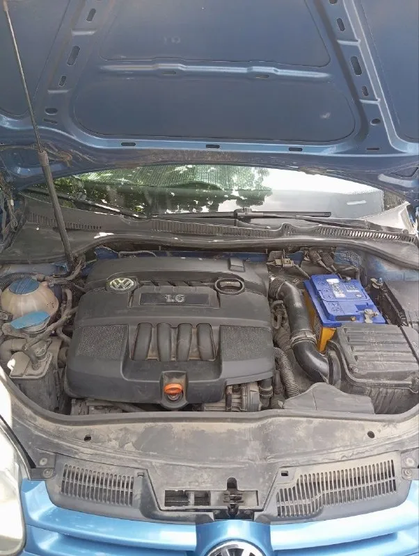 🚘 марка и модель: 5 📏 пробег: 266 тыс. 📆 год: 2004 📝 кпп: ⚙️ описание: продам golf 5. мотор 1.6. механика. собственник. на ходу в хорошем состоянии. едит тихо, ничего не стучит, не гремит. климат, музыка, 2 ключа, аккум новый. резина отличная + зимняя на отдельных штампах. 💰 цена: 490т. торг 🌍 город: 📞 телефон: +79495200915 - фотография - 7
