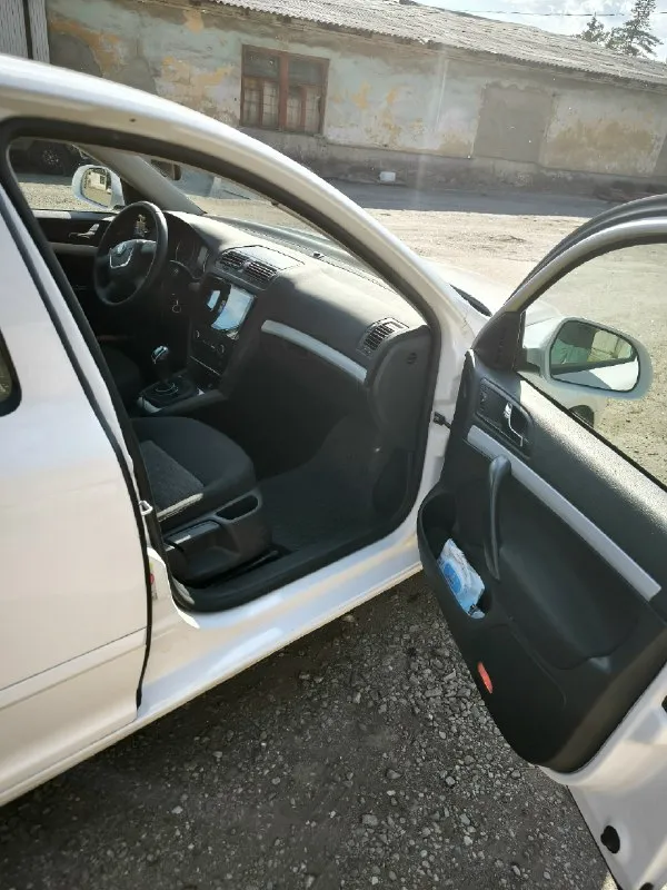 Продается skoda а5 2012 года пробег 178 тыс. двигатель 1.4 tsi. осмотр донецк - макеевка состояние сел поехал. телефон для связи +7949-340-23-27 850 тыс + торг никто не отменял. 📞 звоните: +7(949)3402327 - фотография - 4