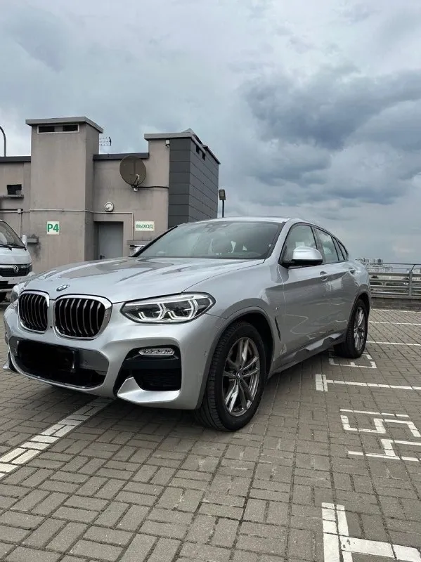 Продам bmw x4 g02 30i год выпуска: конец 2018 года двигатель: 2.0 бензин (252 л. с) пробег 106 000 км чистый европеец автомобиль в хорошем состоянии полностью обслужен масло в двигателе каждые 6-7 тыс ( только оригинал) заменено масло в коробке, фильтр, раздатке и редукторах на 85 тыс промыты радиаторы охлаждения заменен антифриз заменены свечи зажигания заменены пыльники передних амортизаторов тормозные колодки в круг два комплекта резины: зима на оригинальных дисках r19, лето r20 два комплекта ковриков коврик в багажник хорошая комплектация: бесключевой доступ, камера 360, carplay, дистроник, панорама, адаптивный круиз контроль, удержание в полосе, 3-х зонный климат двойной заводской окрас из подкрасов ( крашен низ багажника, задний бампер) без дтп есть небольшие сколы, не критичные на них уступлю вложений никаких не требует сел и поехал новый владелец останется доволен проверка на любом сто за ваш счет территориально нахожусь макеевка червоногвардейский р-н цена 4.5м 📞 звоните: +7(949)8556036 - фотография - 1