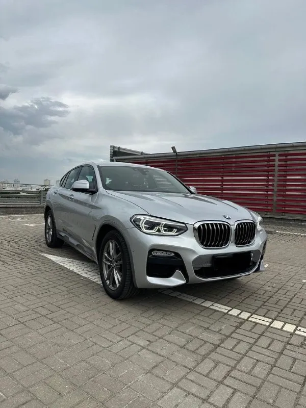 Продам bmw x4 g02 30i год выпуска: конец 2018 года двигатель: 2.0 бензин (252 л. с) пробег 106 000 км чистый европеец автомобиль в хорошем состоянии полностью обслужен масло в двигателе каждые 6-7 тыс ( только оригинал) заменено масло в коробке, фильтр, раздатке и редукторах на 85 тыс промыты радиаторы охлаждения заменен антифриз заменены свечи зажигания заменены пыльники передних амортизаторов тормозные колодки в круг два комплекта резины: зима на оригинальных дисках r19, лето r20 два комплекта ковриков коврик в багажник хорошая комплектация: бесключевой доступ, камера 360, carplay, дистроник, панорама, адаптивный круиз контроль, удержание в полосе, 3-х зонный климат двойной заводской окрас из подкрасов ( крашен низ багажника, задний бампер) без дтп есть небольшие сколы, не критичные на них уступлю вложений никаких не требует сел и поехал новый владелец останется доволен проверка на любом сто за ваш счет территориально нахожусь макеевка червоногвардейский р-н цена 4.5м 📞 звоните: +7(949)8556036 - фотография - 4