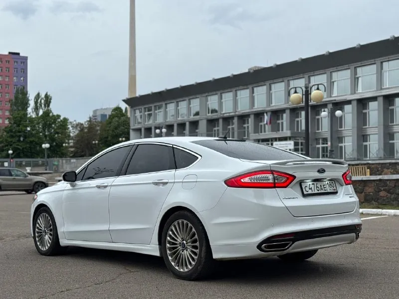 Продам ford fusion объем: 2 литра бензин. коробка: 6-ти ступенчатый классический автомат. год: 2015 ✅ кузов в очень хорошем состоянии. ✅ стекла все родные. ✅ машина местная. автомобиль в техническом плане в отличном состоянии. следили и ухаживали, денег не жалели. замена масла строго раз в 6,5-7 тыс км. , коробка без нареканий. подвеска - мячик, без посторонних звуков и стуков. салон в хорошем состоянии. не прокурен, не затерт. очень хорошая комплектация titanium. есть все. старт-стоп. безключевой доступ. подогревы сидений. камера заднего вида, парктроники. эл. рег. сидений с памятью. датчик света, дождя. круиз. хорошая музыка. и многое другое. машиной будете довольны. цена: 1,250 ₽ торг будет! +7949-606-44-51 нахожусь в донецке. 📞 звоните: +7(949)6064451 - фотография - 1